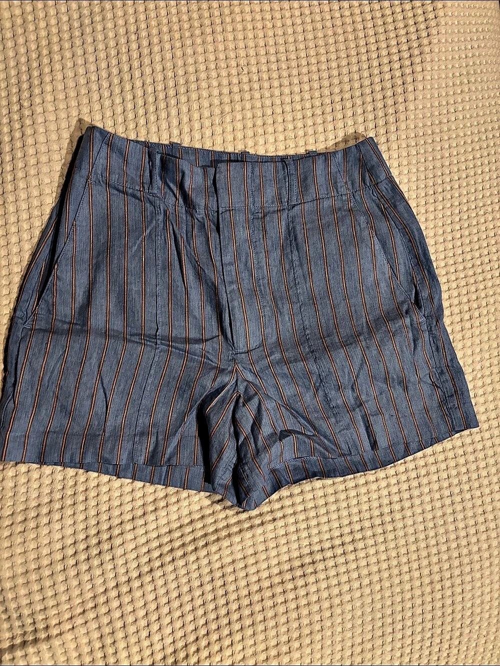 Madewell Pintucked pinstripe Shorts in Linen Blend Blue Size 4